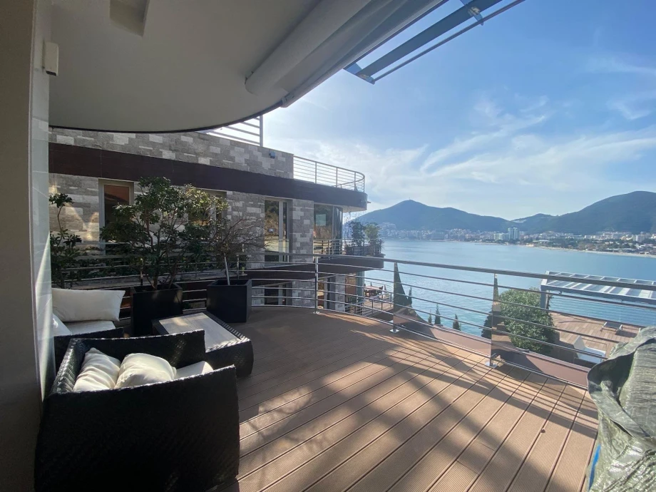Spacious Terrace with Panoramic Views – Seasky Villa, Montenegro