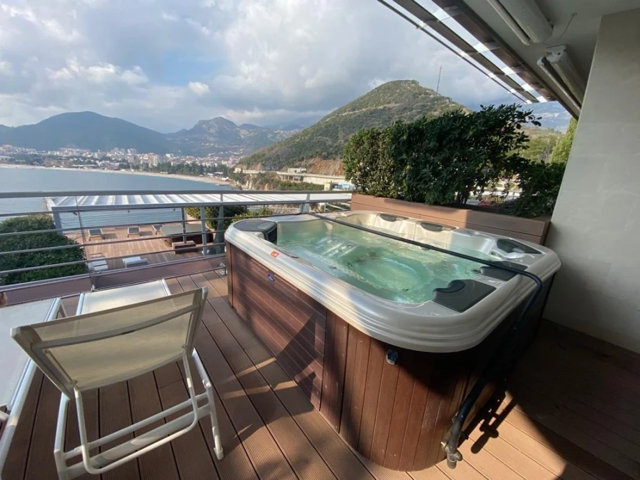 Enjoying Jacuzzi on Terrace with Scenic Views – Seasky Villa