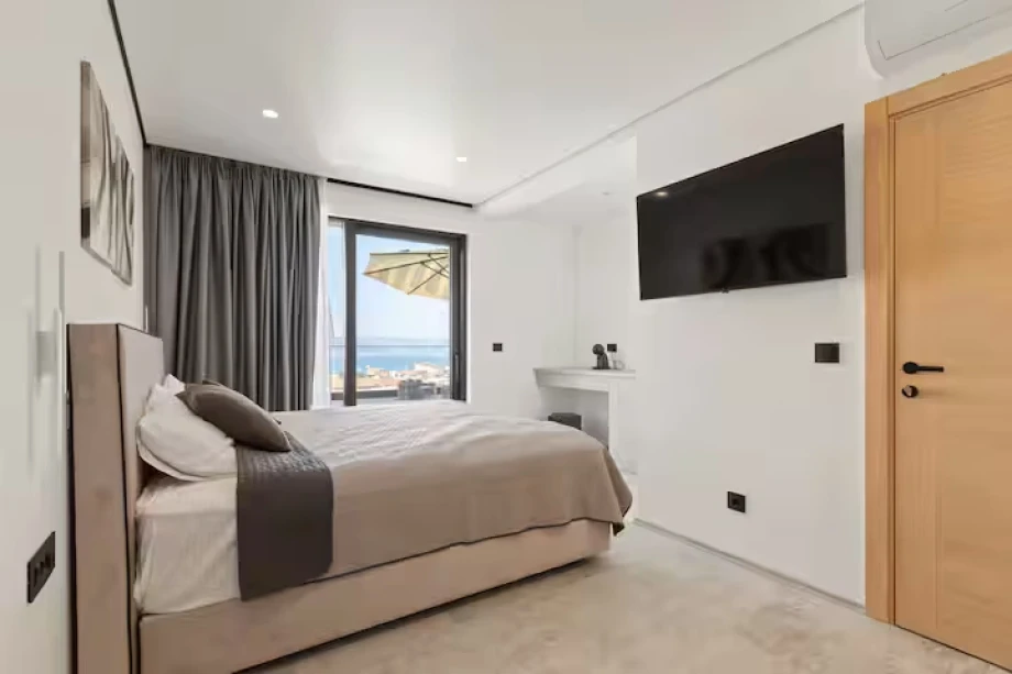 Elegant Bedroom with Panoramic Sea View and Floor-to-Ceiling Windows – Montenegro Villa