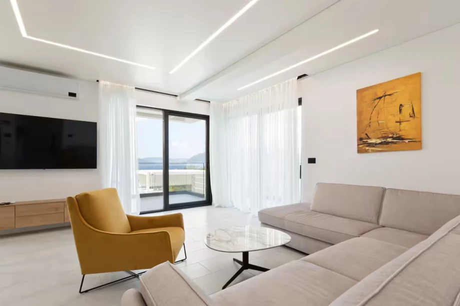 Bright and Light Living Room with Spacious Layout and Neutral Decor – Montenegro Villa