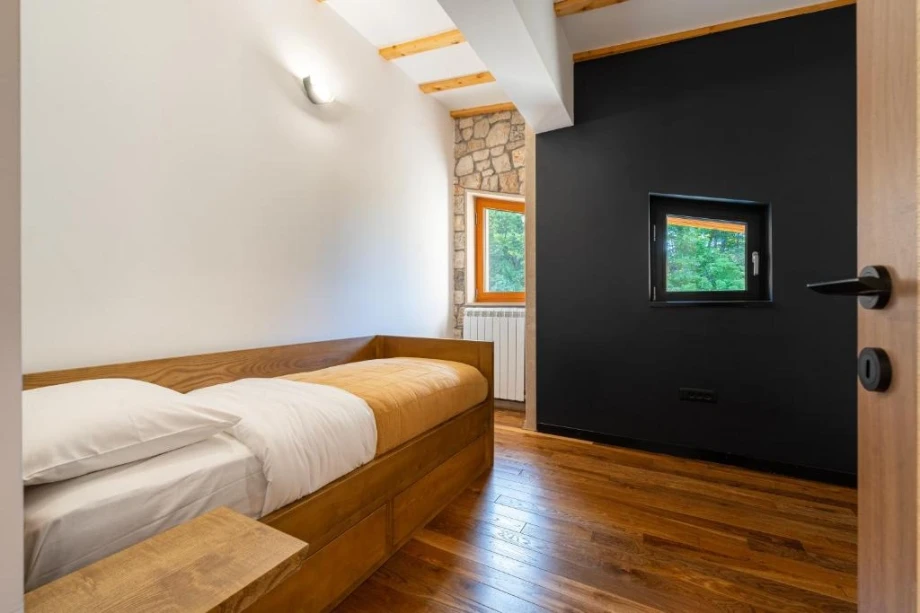 Spacious Twin Bedroom with Natural Light