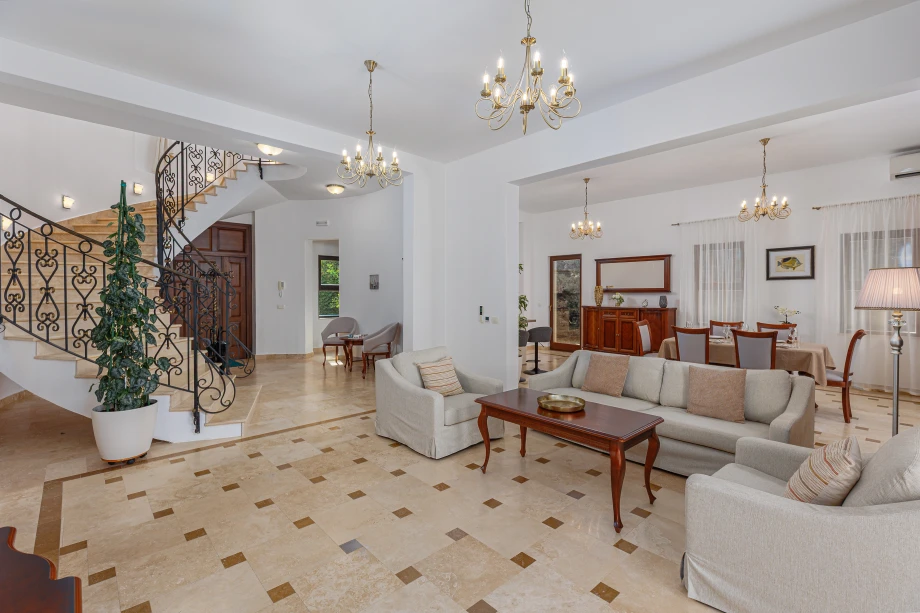 Villa Reef Sands with Pool