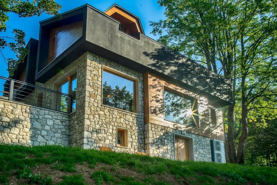 Elegant Montenegro Villa Showcasing Mediterranean Architectural Beauty