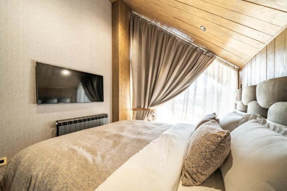 Smart TV in Bedroom at Montenegro Villa
