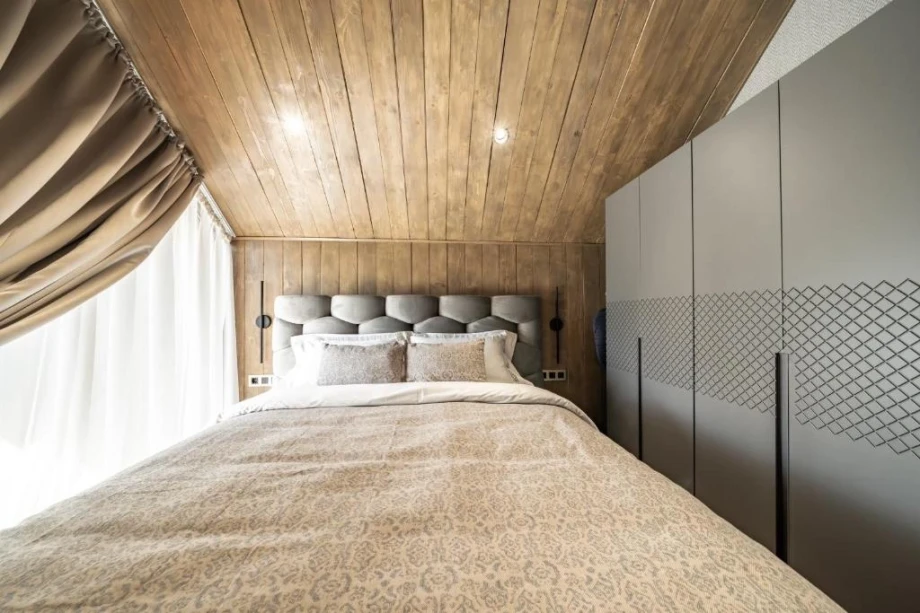 Luxurious King Bed in Montenegro Villa