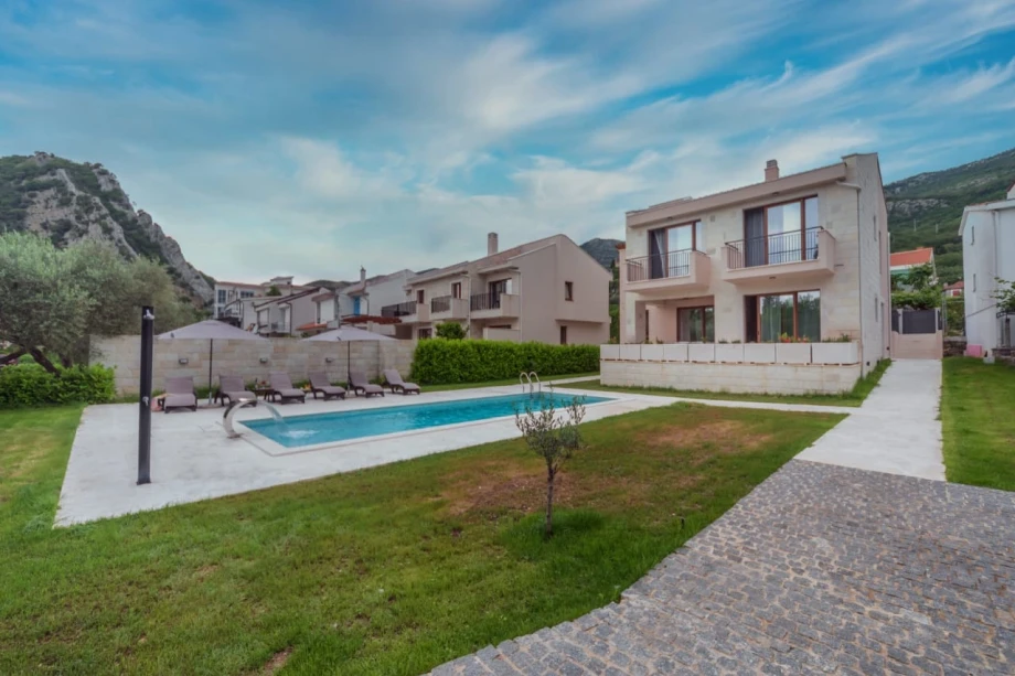 Charming Montenegro Villa with Green Area and Stone Terrace