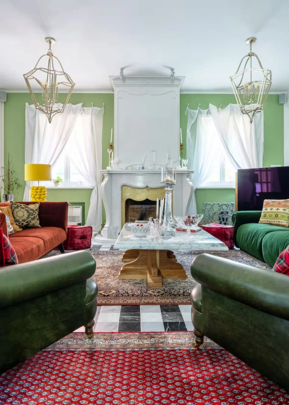 Light-Filled Villa Living Room with Airy and Modern Design