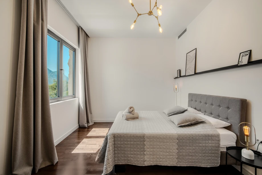 Spacious villa bedroom with panoramic ambience