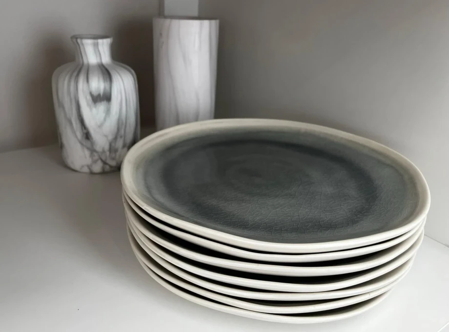 Elegant Plate Set at Luxury Villa