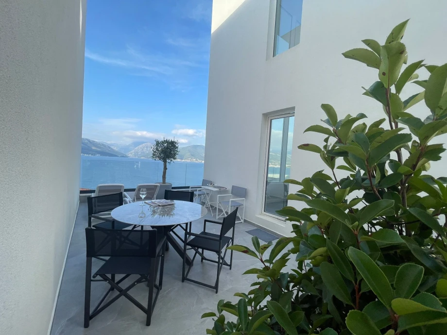 Outdoor Dining Table with Sea View at Luxury Vill