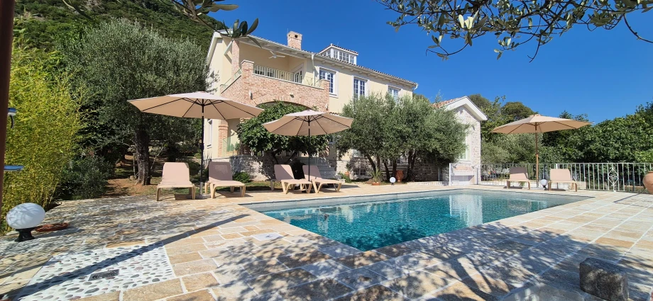 Tranquil Bay Retreat