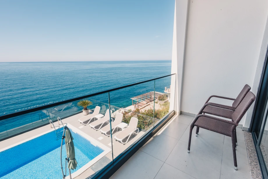 Sea Views from the Terrace – 7-Bedroom Beachfront Villa