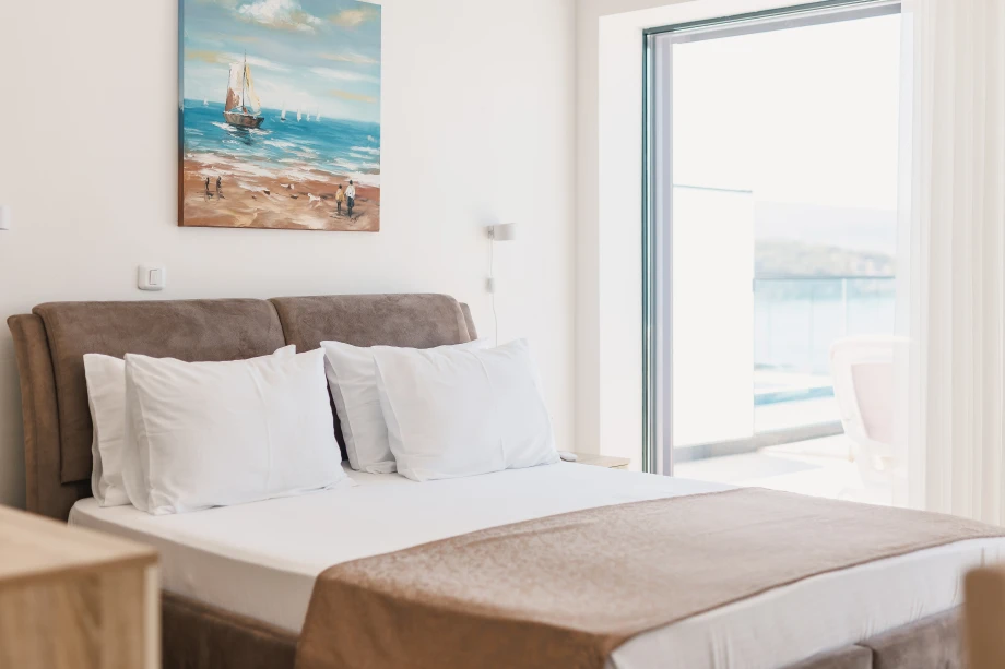 Double Bed with Sea View – 7-Bedroom Beachfront Villa