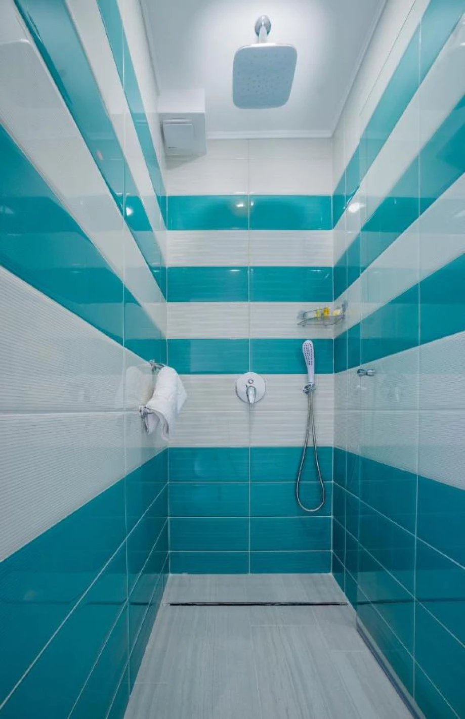 Villa Lume – Clean, Contemporary Toilet Facilities