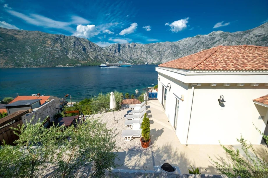 Villa Lume – Elegant Coastal Villa Exterior