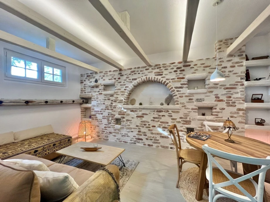 Tranquil Bay Retreat