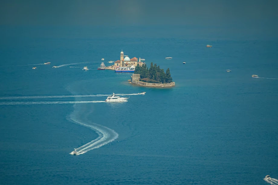 Villa Zephyr – Coastal Views from Your Private Retreat