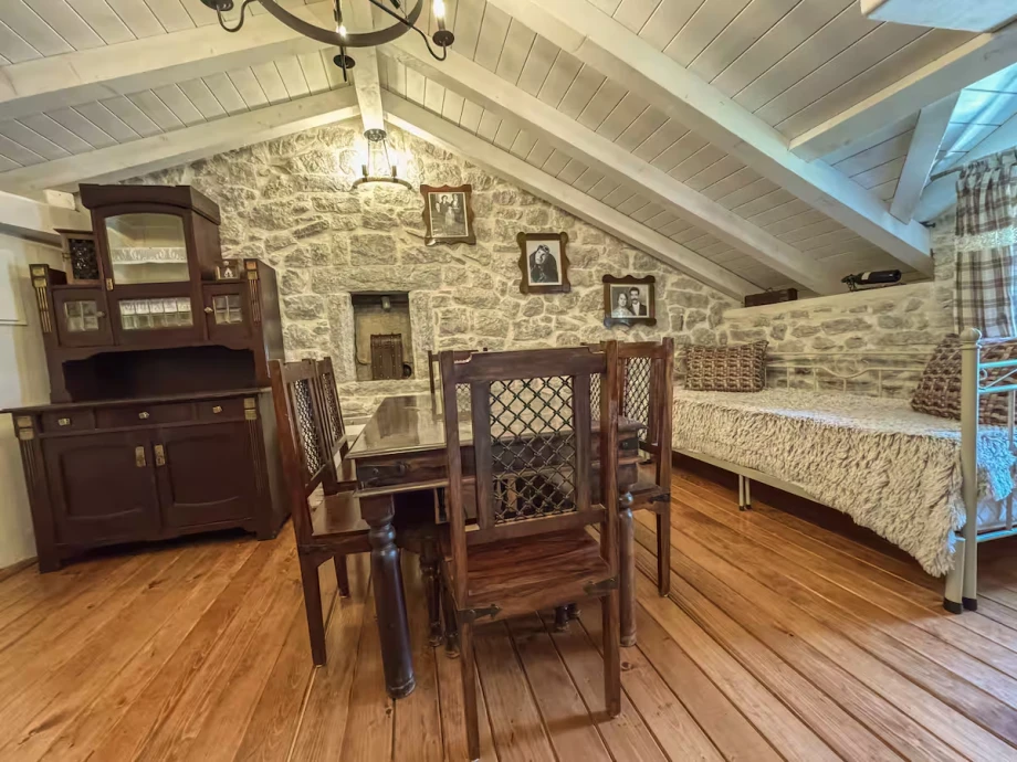 Villa Zephyr – Cozy and Inviting Living Room