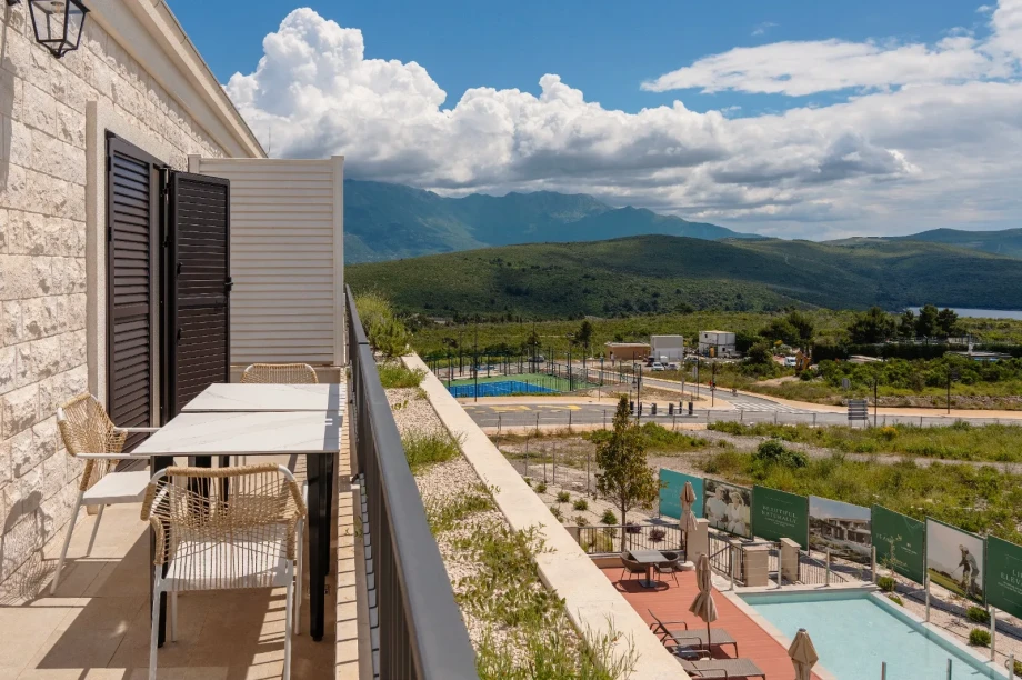 Luxury 2-Bedroom Apartment with Shared Swimming Pool