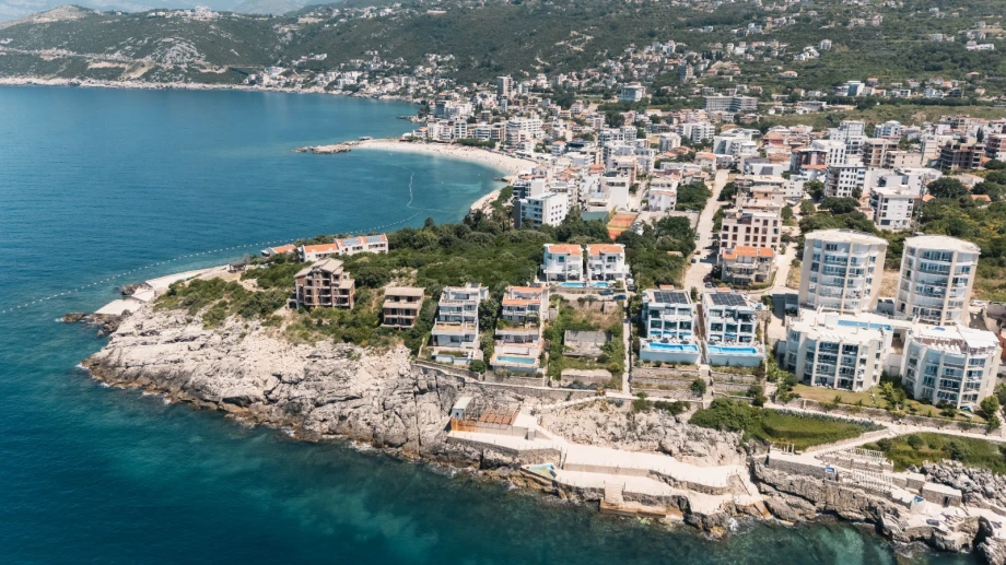 Where Luxury Meets the Shoreline