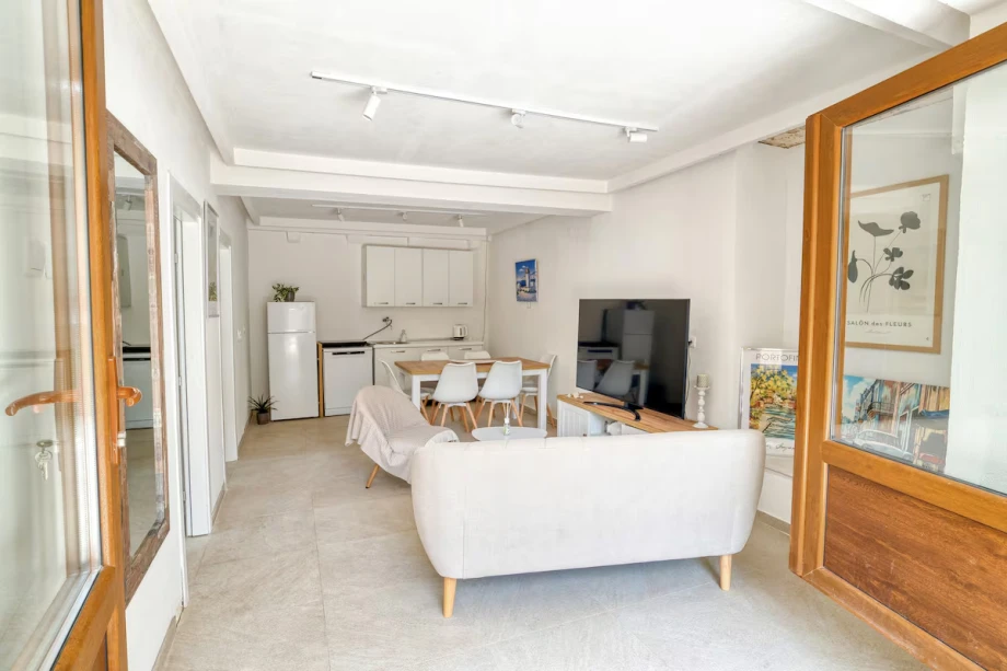 Comfortable Living Room with Entertainment