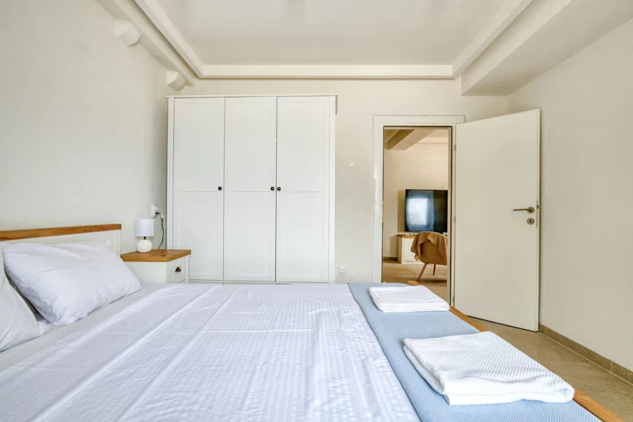 Cozy Double Bedroom for Restful Sleep