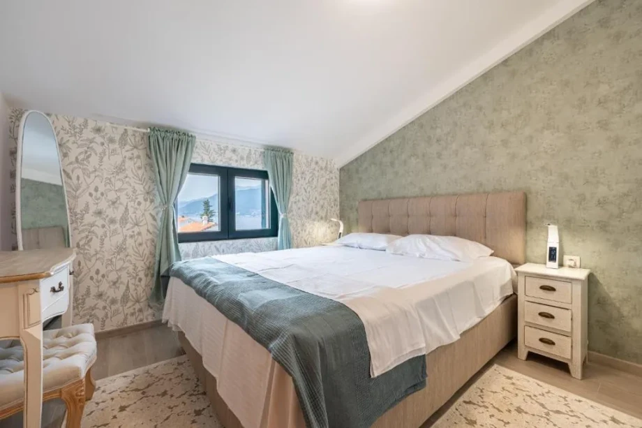 Cozy bedroom