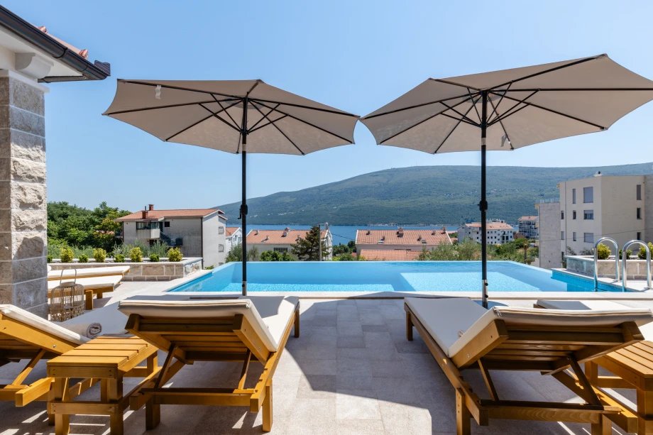 Villa Blue Vida Pool View Toward Adriatic Sea