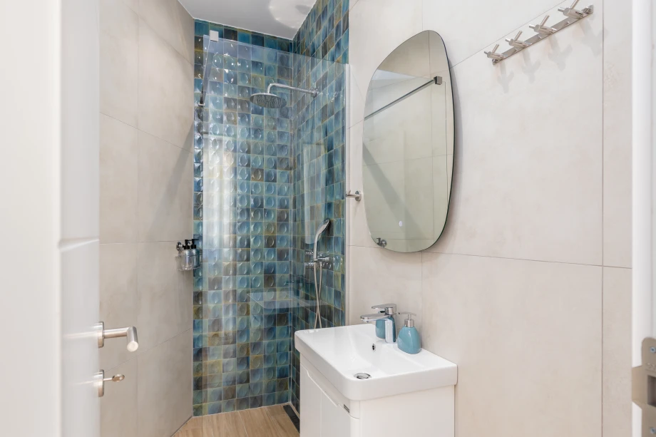 Elegant En Suite Bathroom