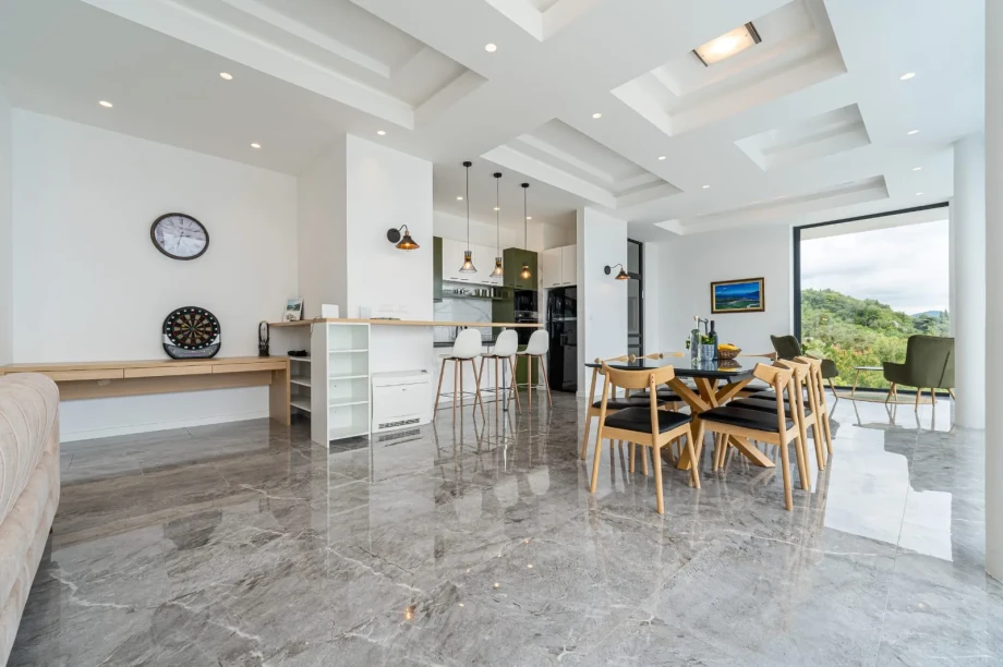 Open Plan Kitchen & Dining Area