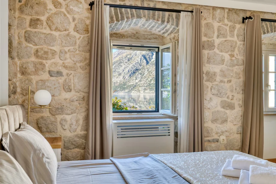 Bedroom with scenic sea view