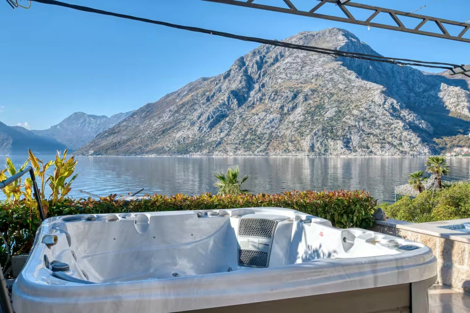 Relaxing outdoor jacuzzi