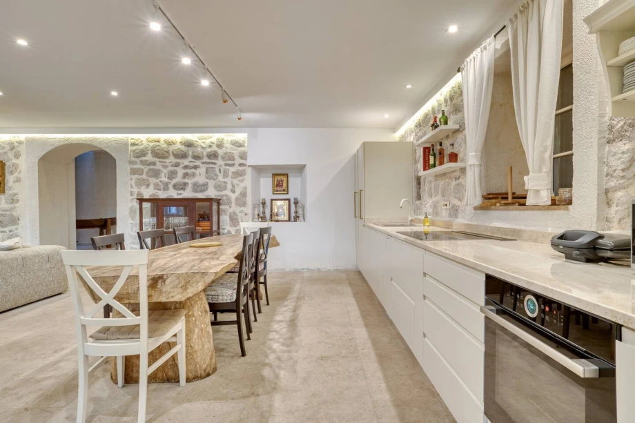 Villa Riviera Privata — Kitchen Area with Integrated Dining Table
