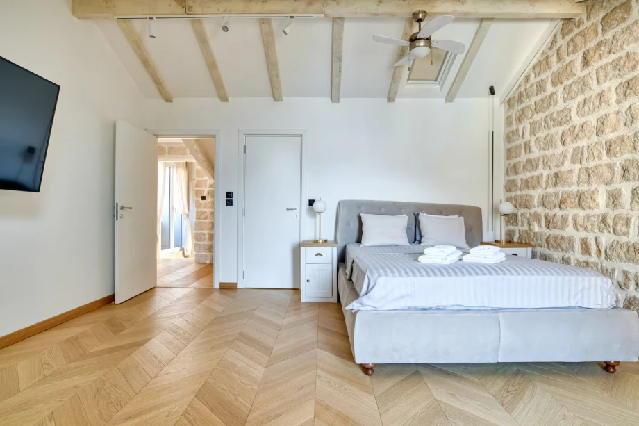 Villa Riviera Privata — Bedroom 2 Interior with Contemporary Styling
