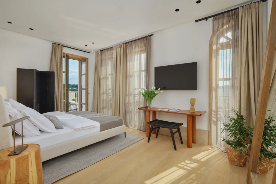 Bedroom with Private Balcony at Villa Gran Palacio