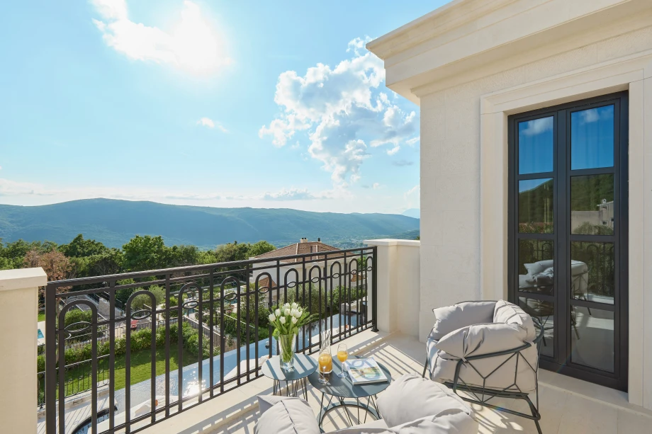 Upper-Level Balcony Perspective at Villa Gran Palacio