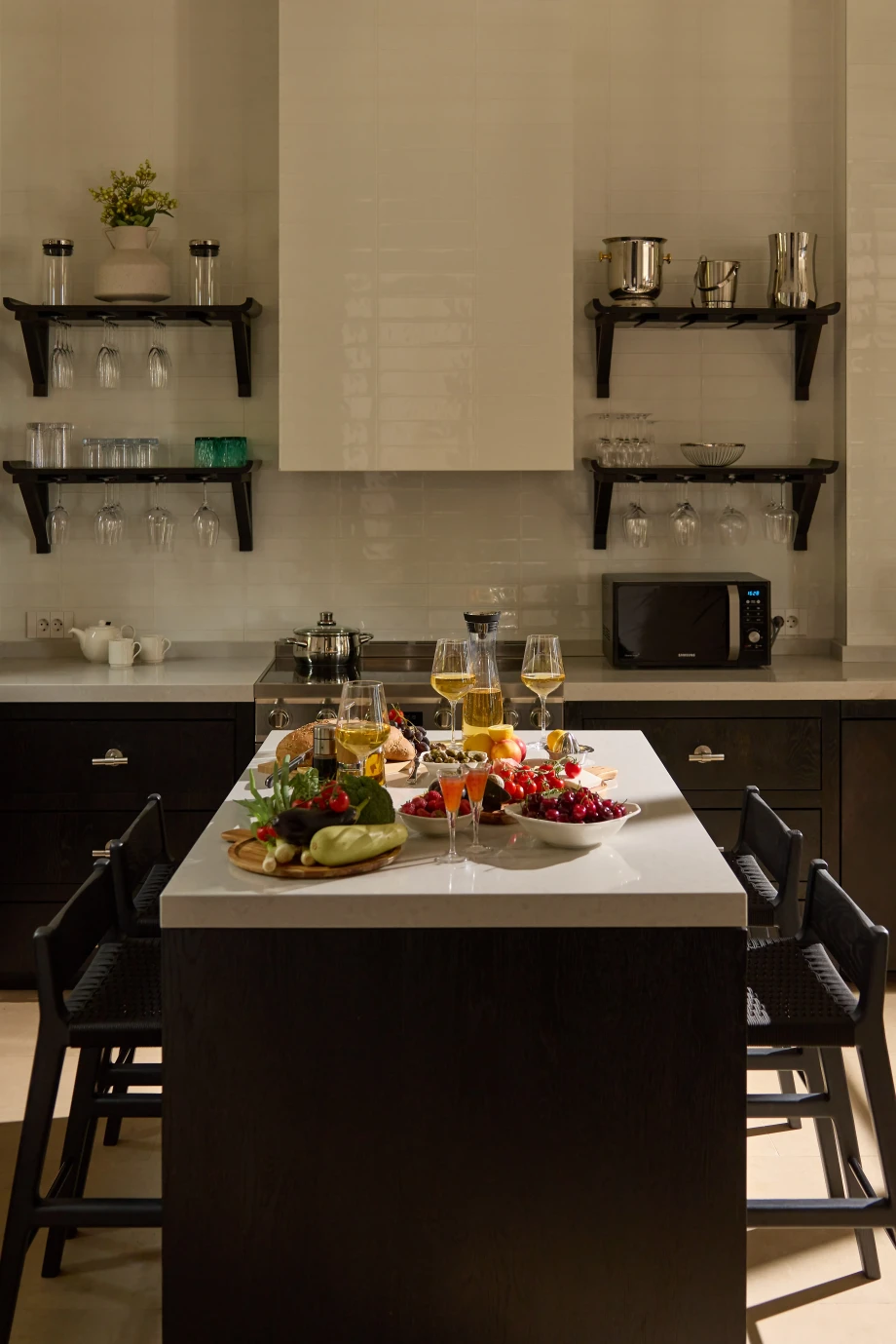 Villa Gran Palacio Modern Kitchen Interior – Fully Equipped Chef-Ready Space in Montenegro