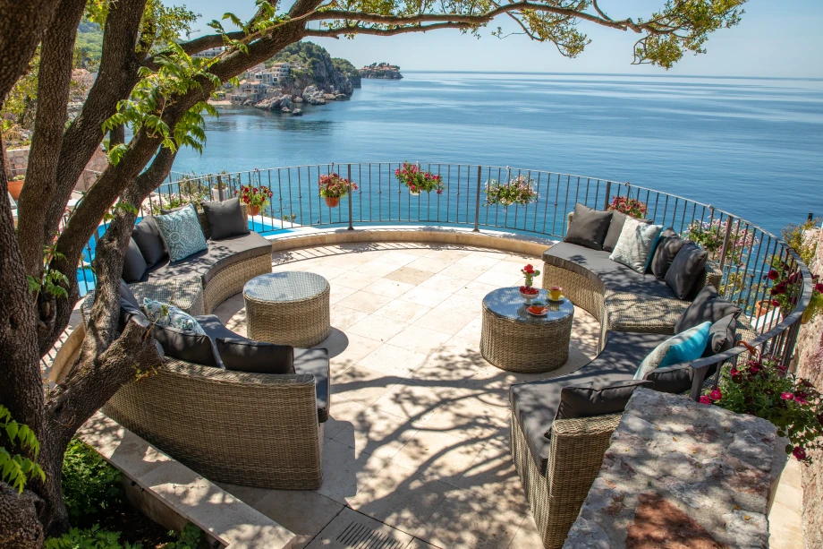 Sea-view terrace at Villa Cliffside Royal Estate above the Adriatic
