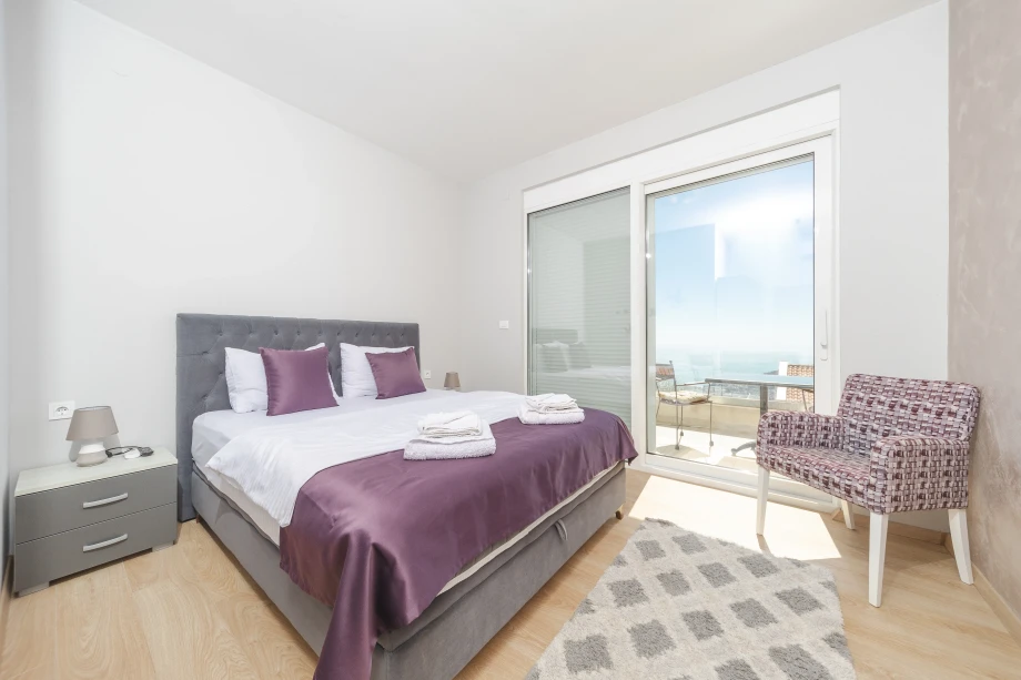 Moonstruck Villa with Pool