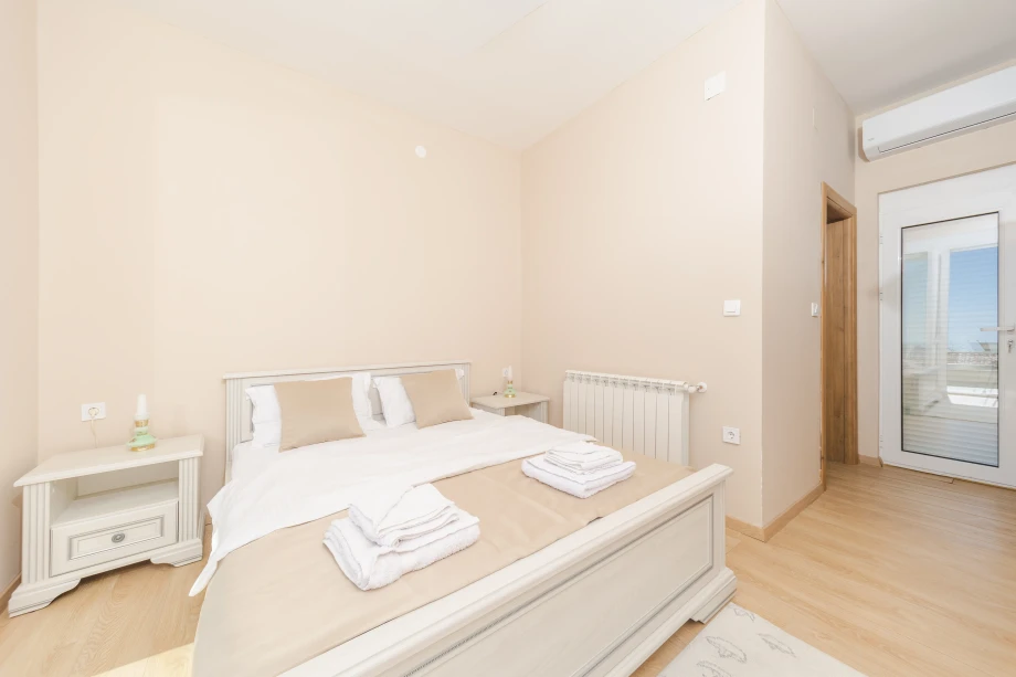 Moonstruck Villa with Pool