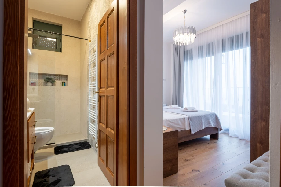 Bedroom with Ensuite Bathroom at Villa Calista Cove Luxury Suite