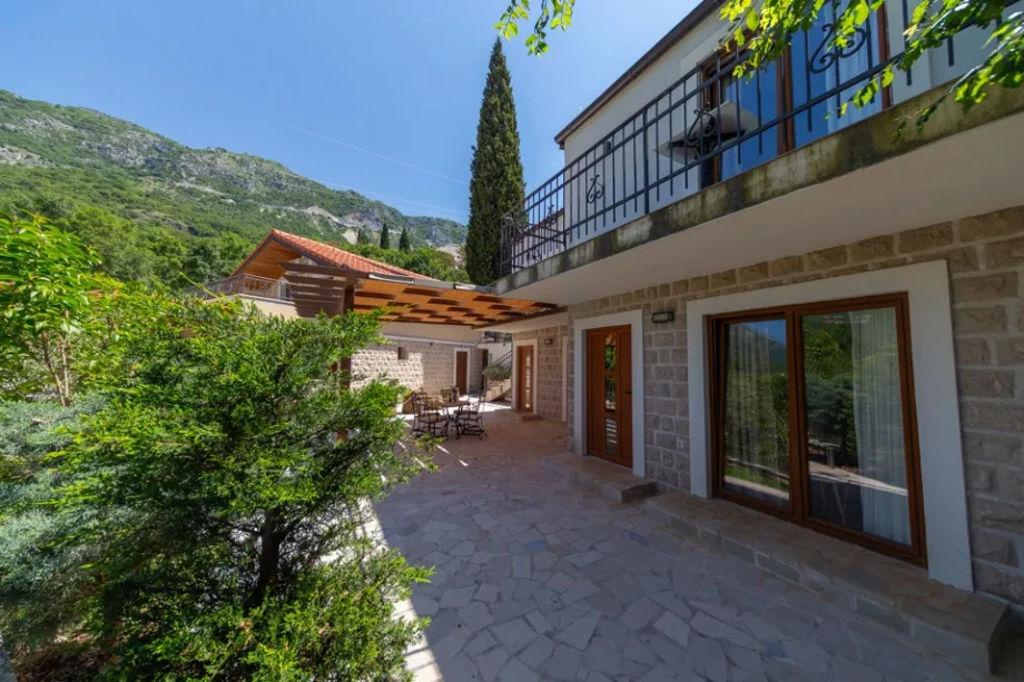 Front Exterior Outdoor Perspective of Villa Gardenia 2