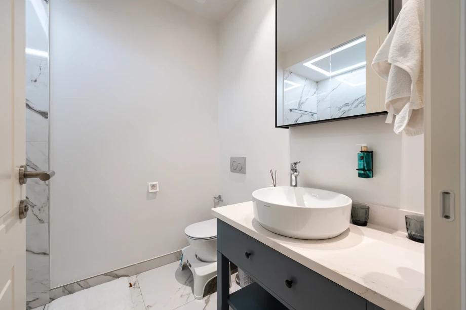 Stylish Guest Bathroom at Coastal Elegance Residences