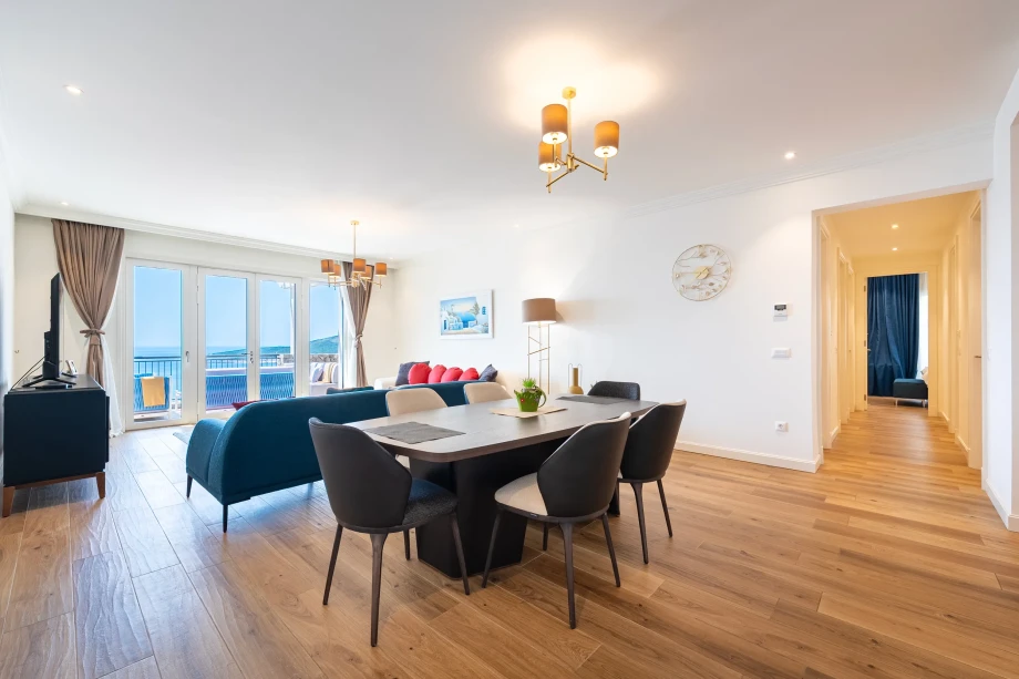 Elegant Dining Space at Coastal Elegance Residence