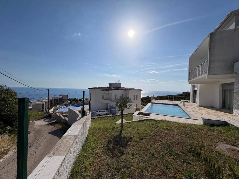 Infinity-Like Pool Setting Above the Adriatic at Villa Celestia