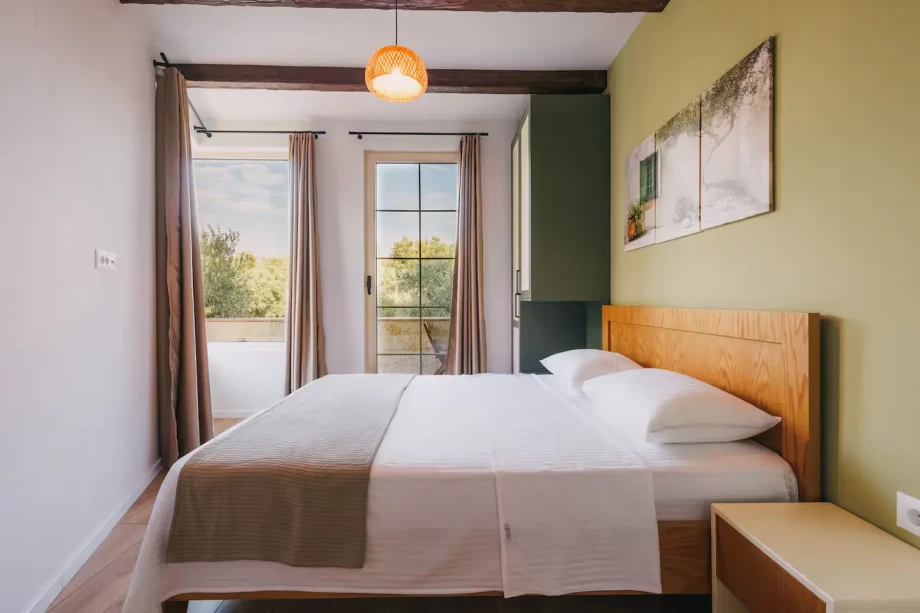 Spacious Double Bed at Villa Rametto