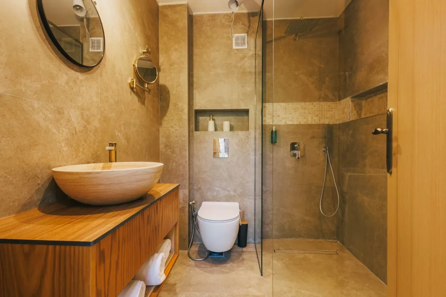 Elegant Bathroom with Walk-In Shower at Villa Rametto