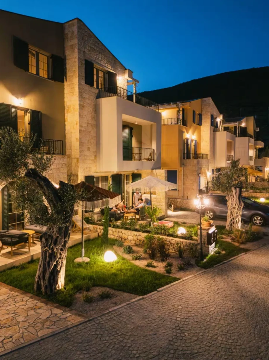 Night View of Villa Rametto