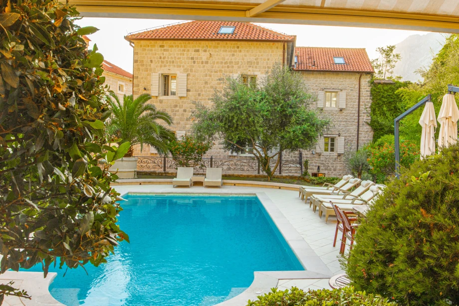 Private Pool with Sun Loungers | Stone House Seafront Villa
