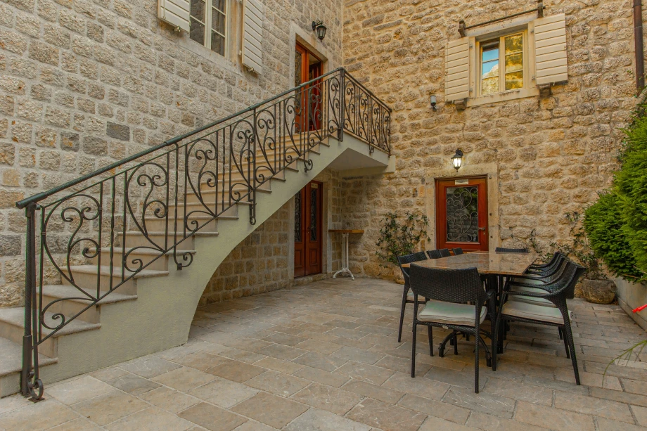Outdoor Dining Table | Stone House Seafront Villa